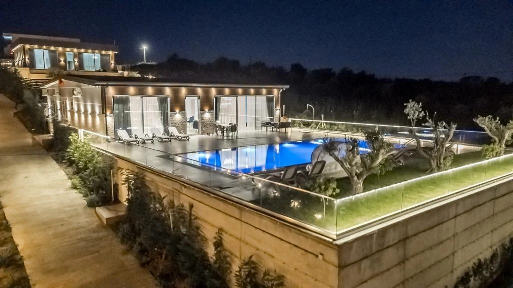 Entire · RentAlbania