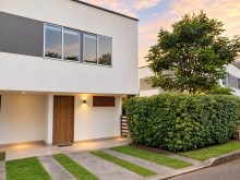 Single-family detached home · RentColombia